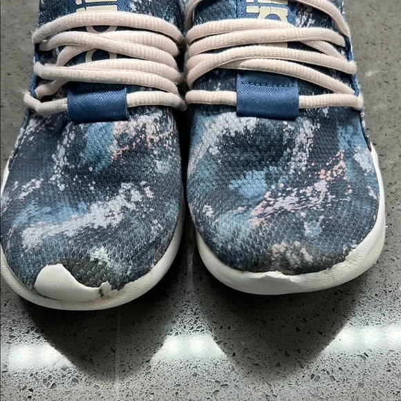 Adidas Blue and Pink Sneakers with Sporty Comfort size 3 1/2 - Picture 8 of 8